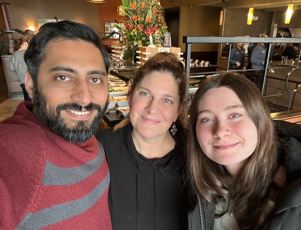 Mustafa with his family in Shakopee